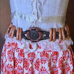 NWT Boho Vintage Wooden Wood Medallion Adjustable Belt.  SZ OS